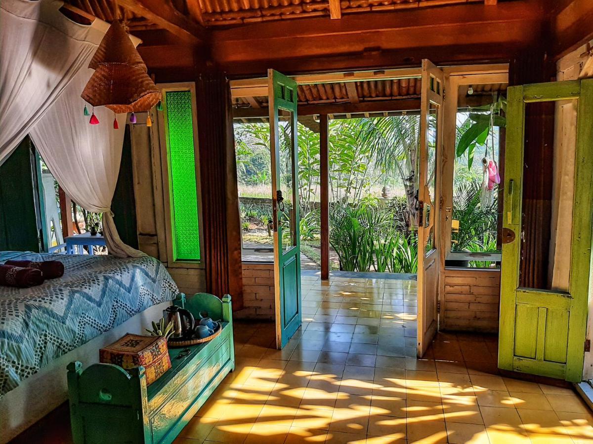Janur Bungalow Magelang Eksteriør billede