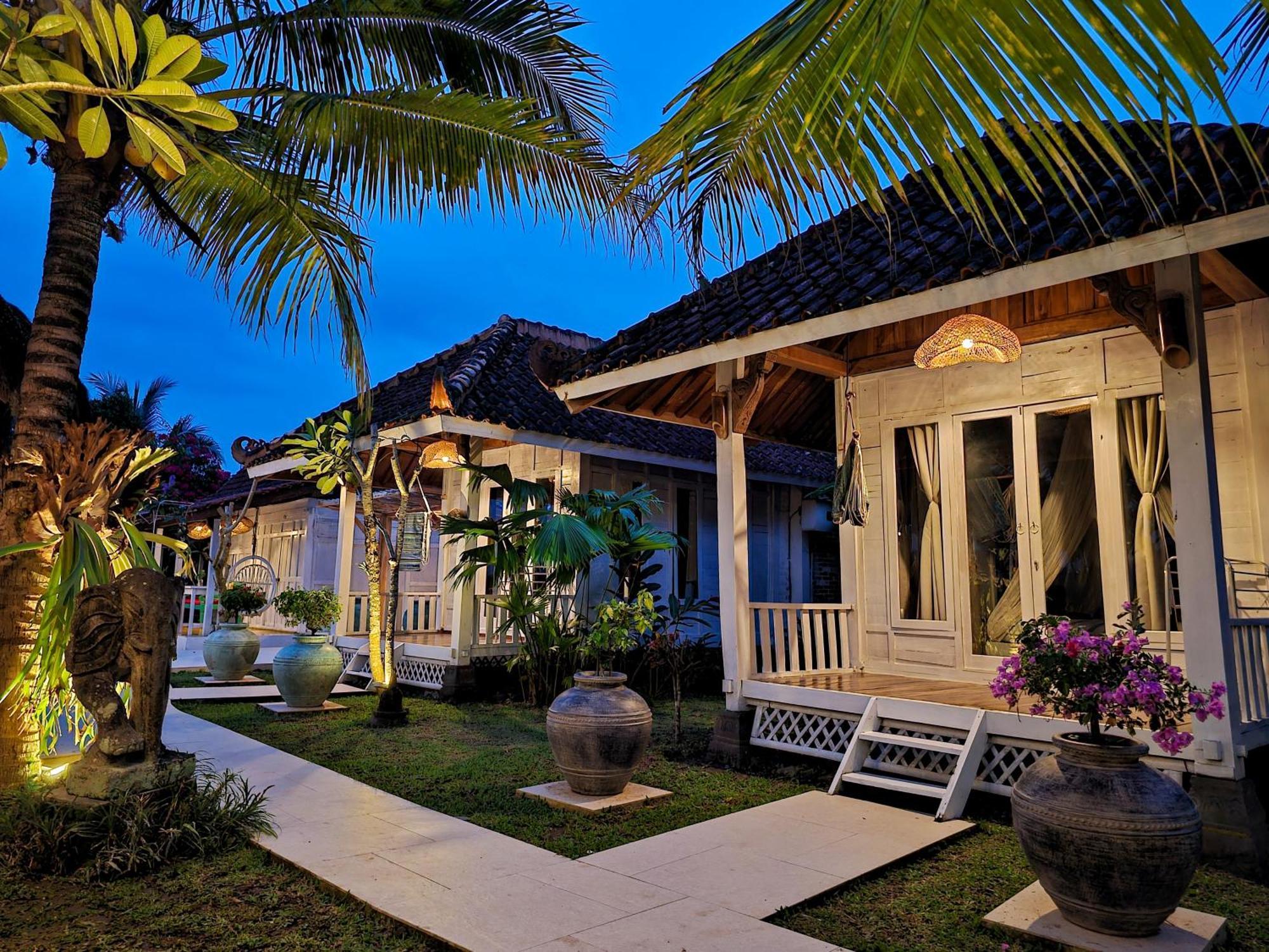 Janur Bungalow Magelang Eksteriør billede