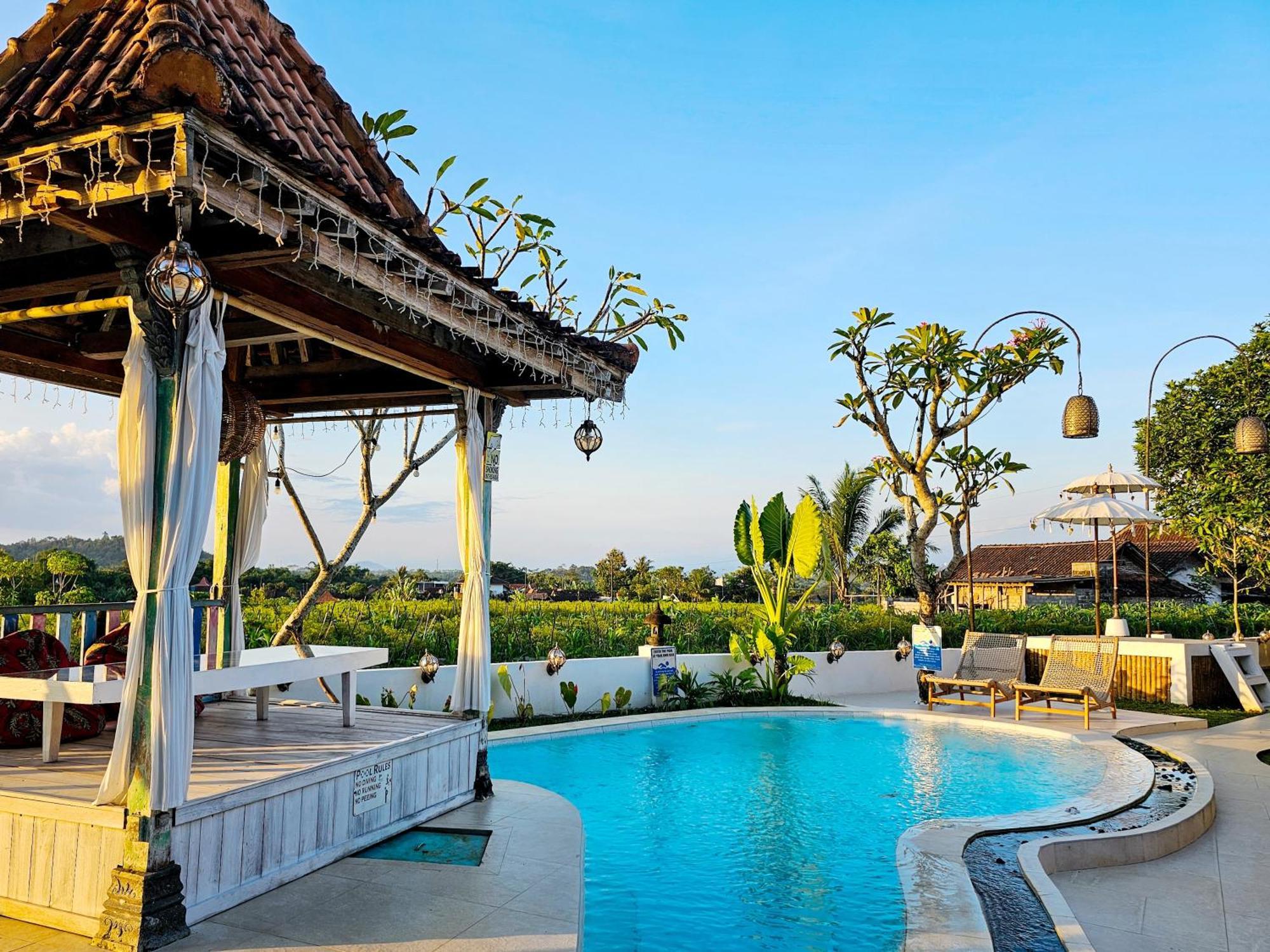 Janur Bungalow Magelang Eksteriør billede