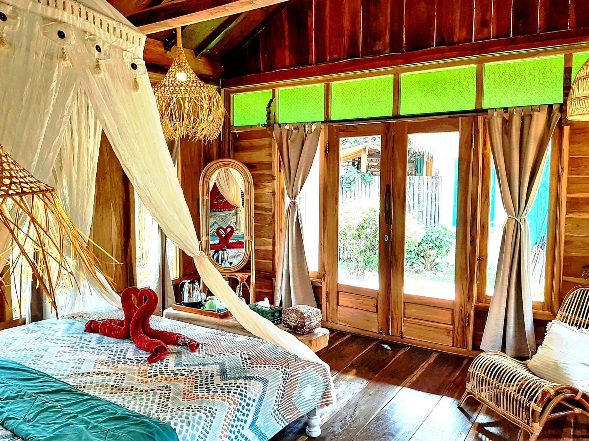 Janur Bungalow Magelang Værelse billede